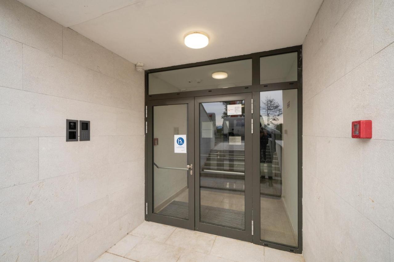 Mannequin: Sea View, Private Parking In The Garage Apartment Rijeka Luaran gambar